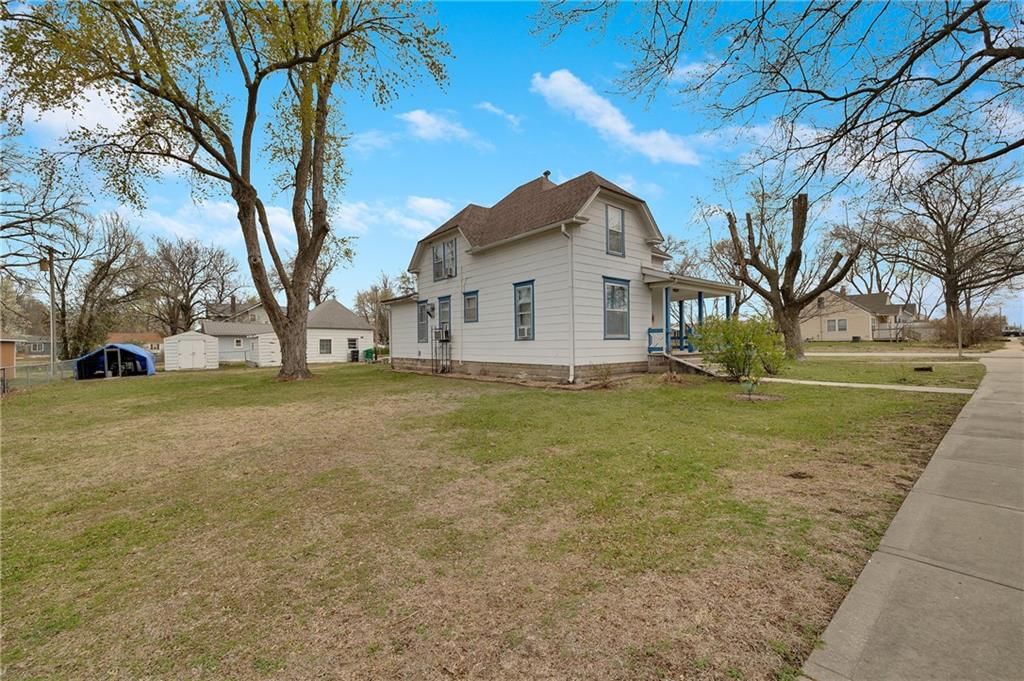 106 W Main Street — photo 34