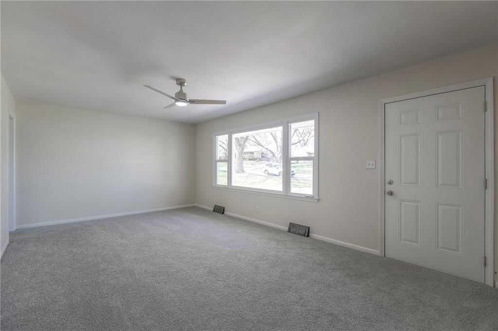 1321 Skyline Drive — photo 4