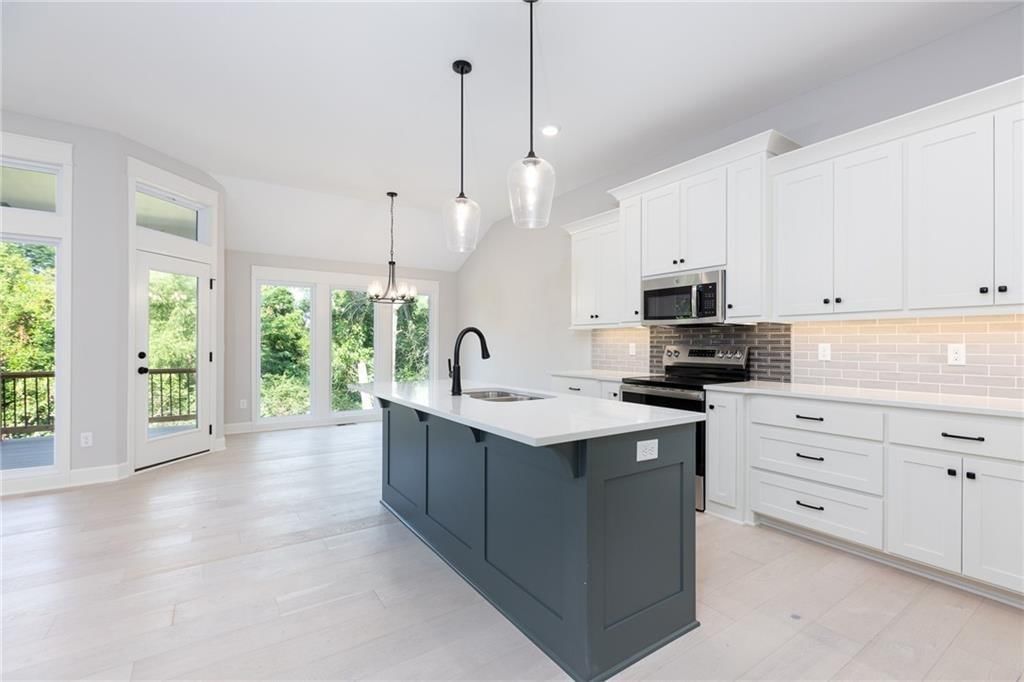10712 N Richmond Avenue — photo 3