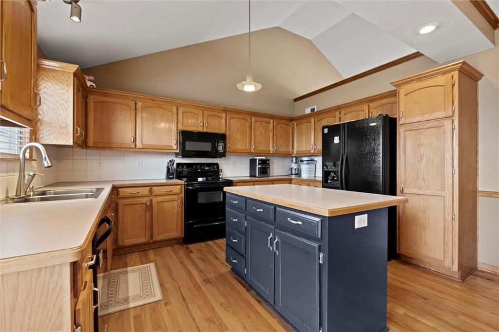 16716 Branson Drive — photo 10