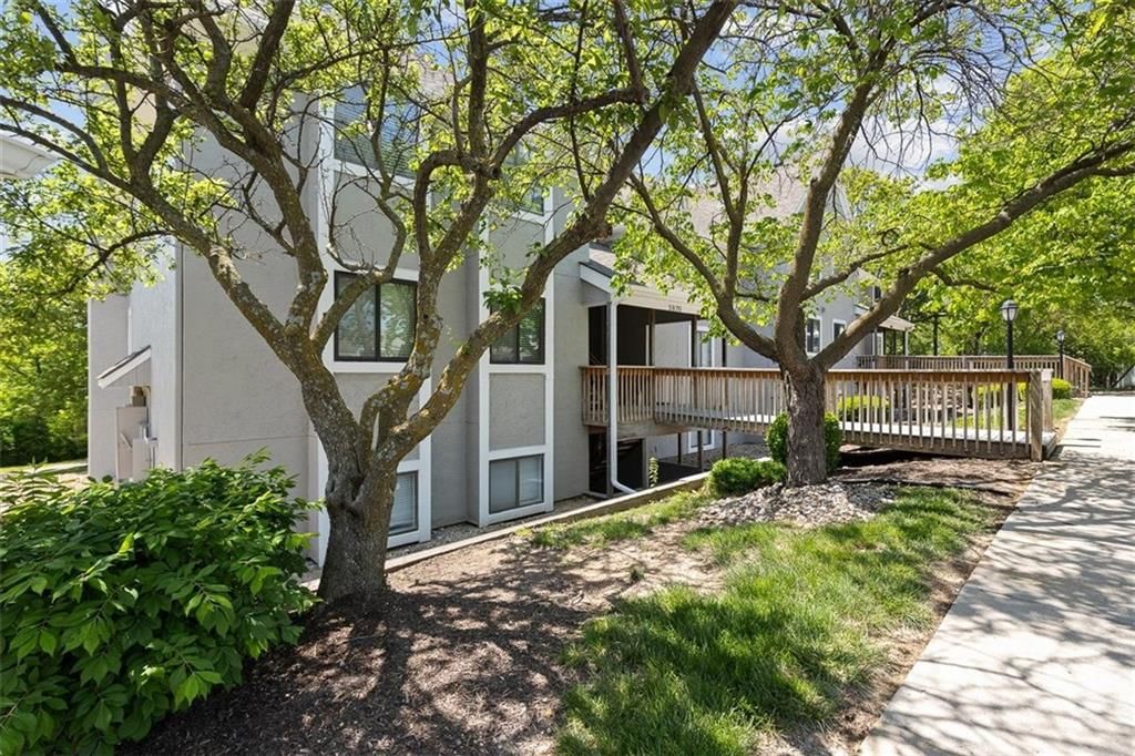 5870 Park Street — photo 3