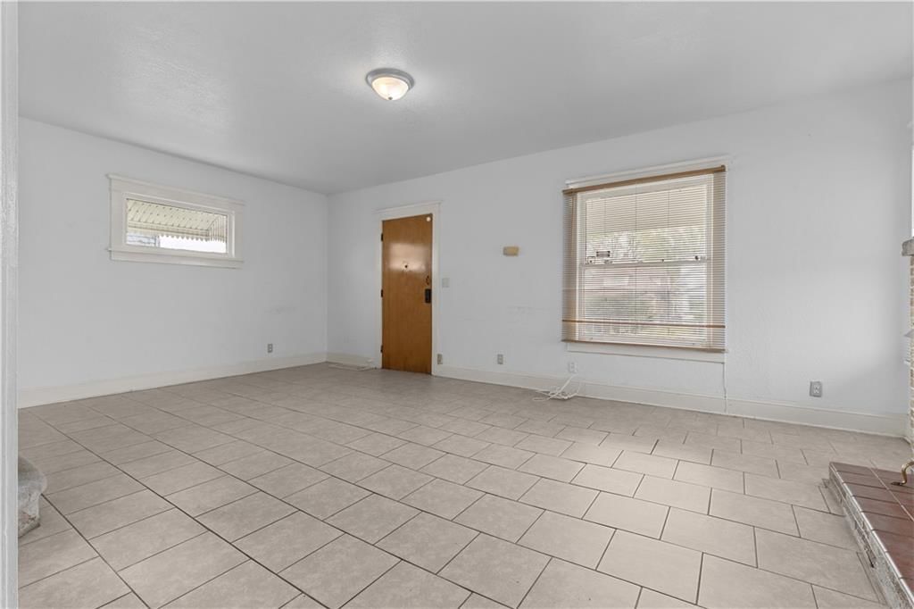 611 STEWART Avenue — photo 7
