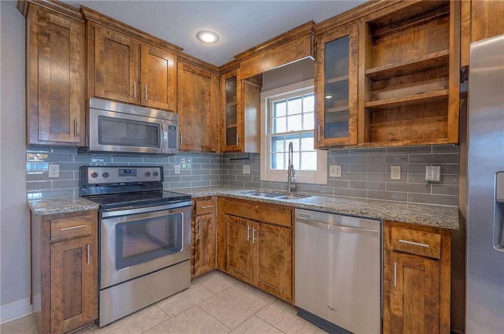9248 Hemlock Street — photo 17