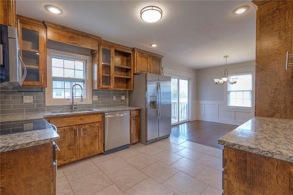 9248 Hemlock Street — photo 18