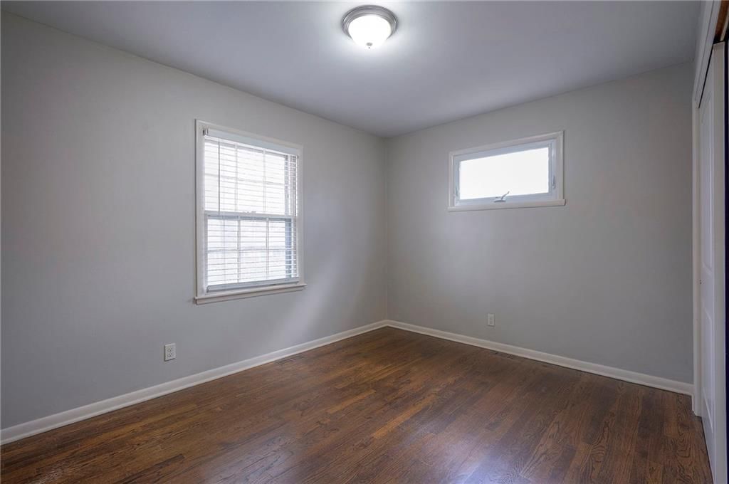 9248 Hemlock Street — photo 31