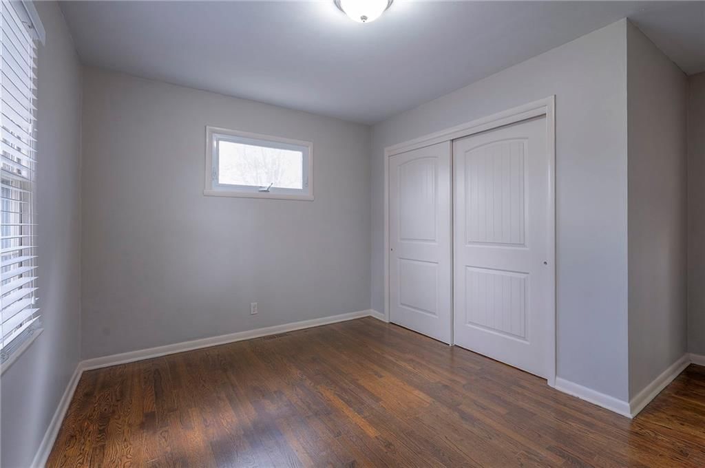 9248 Hemlock Street — photo 32
