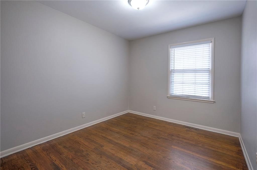 9248 Hemlock Street — photo 33