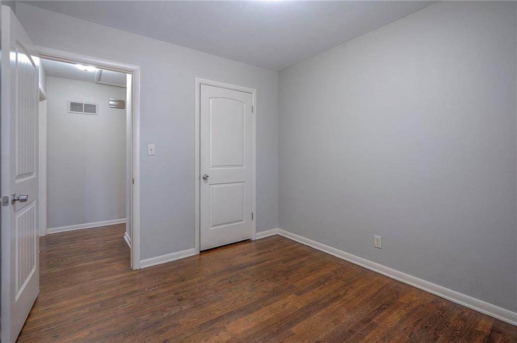 9248 Hemlock Street — photo 34