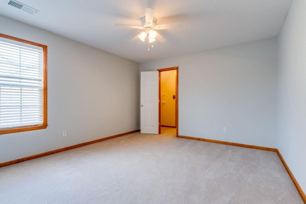 106 NE Lamplighter Lane — photo 23