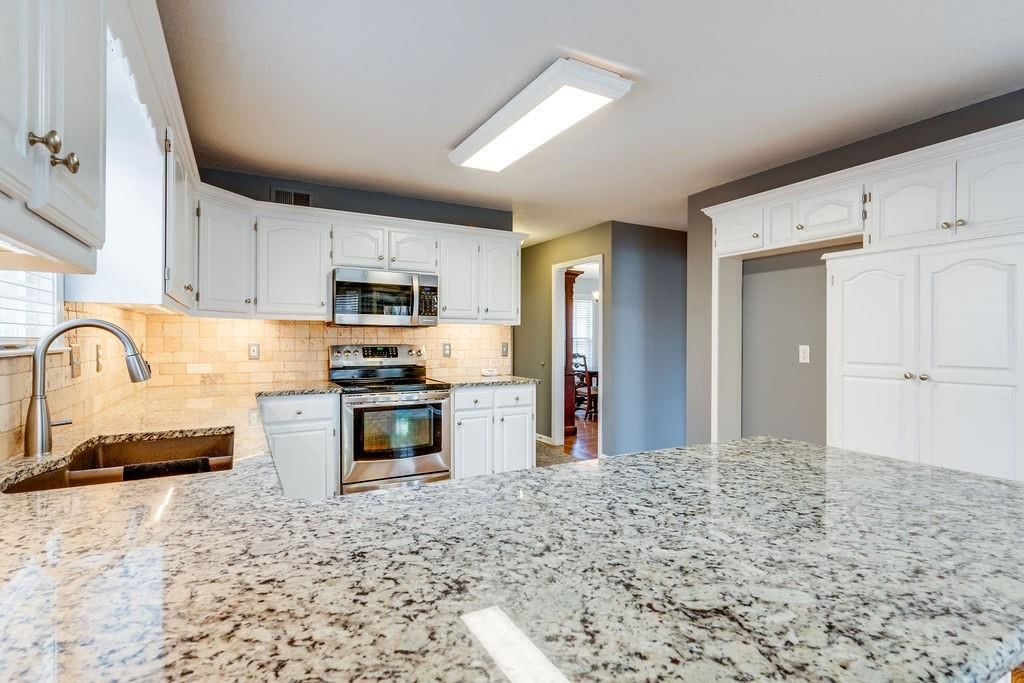106 NE Lamplighter Lane — photo 8