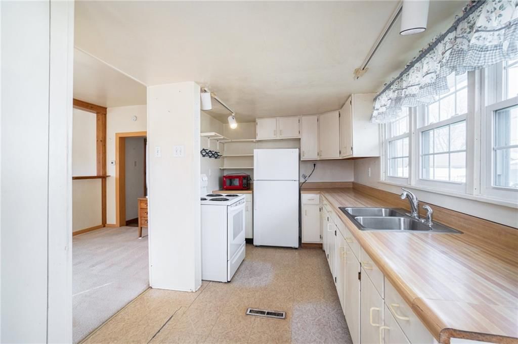 301 W Hyde Park Avenue — photo 8