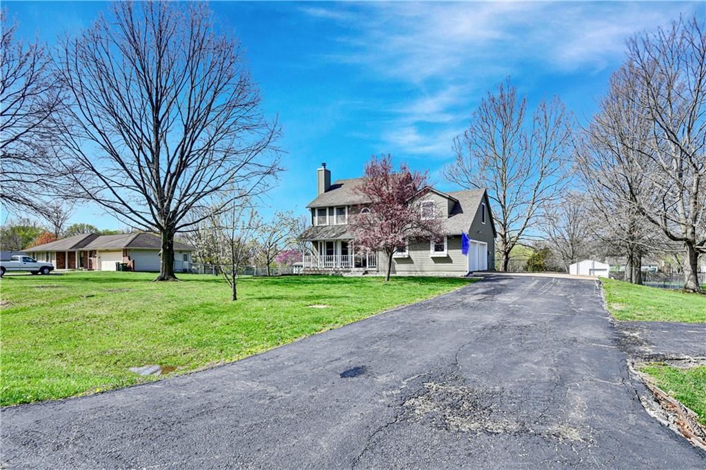 20190 Dearborn Drive — photo 3