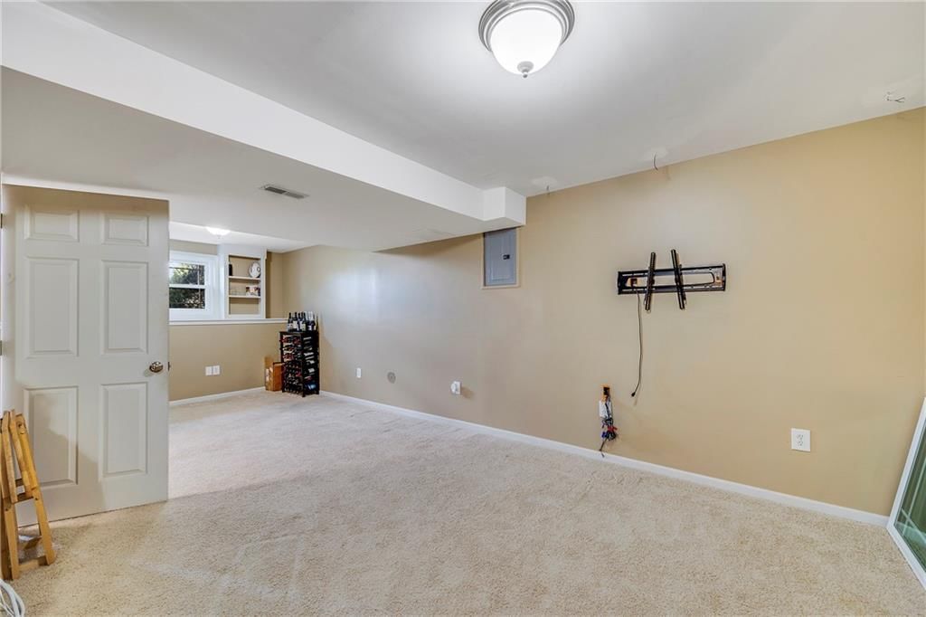 7716 N Myrtle Avenue — photo 23