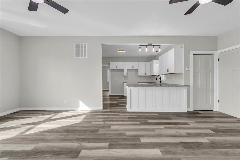 134 S Main Street — photo 8