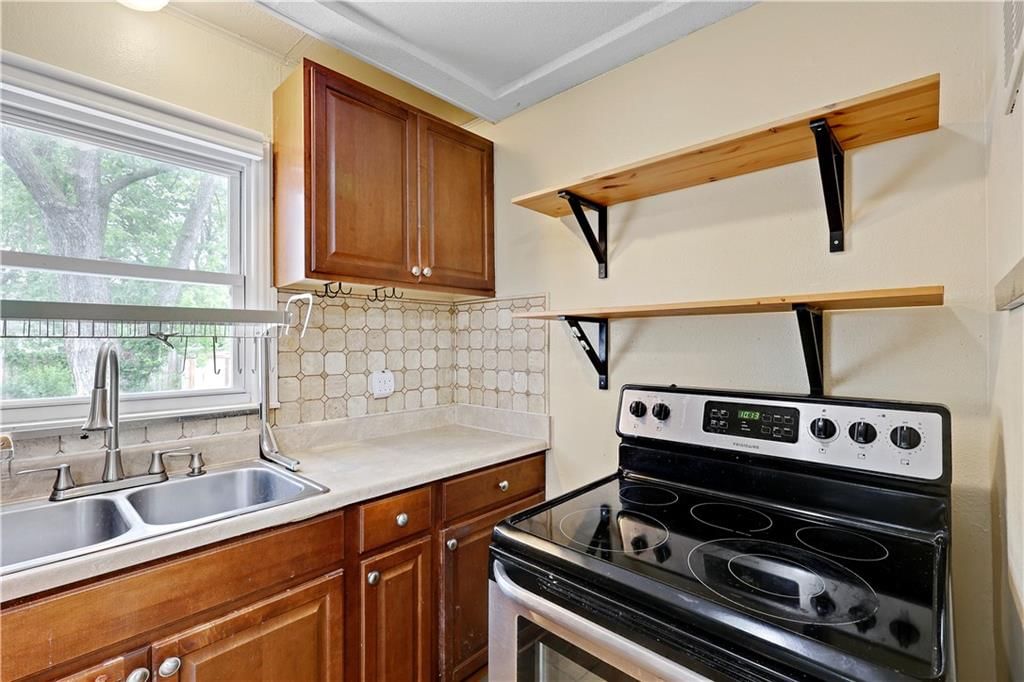 1416 E 22ND Avenue — photo 9