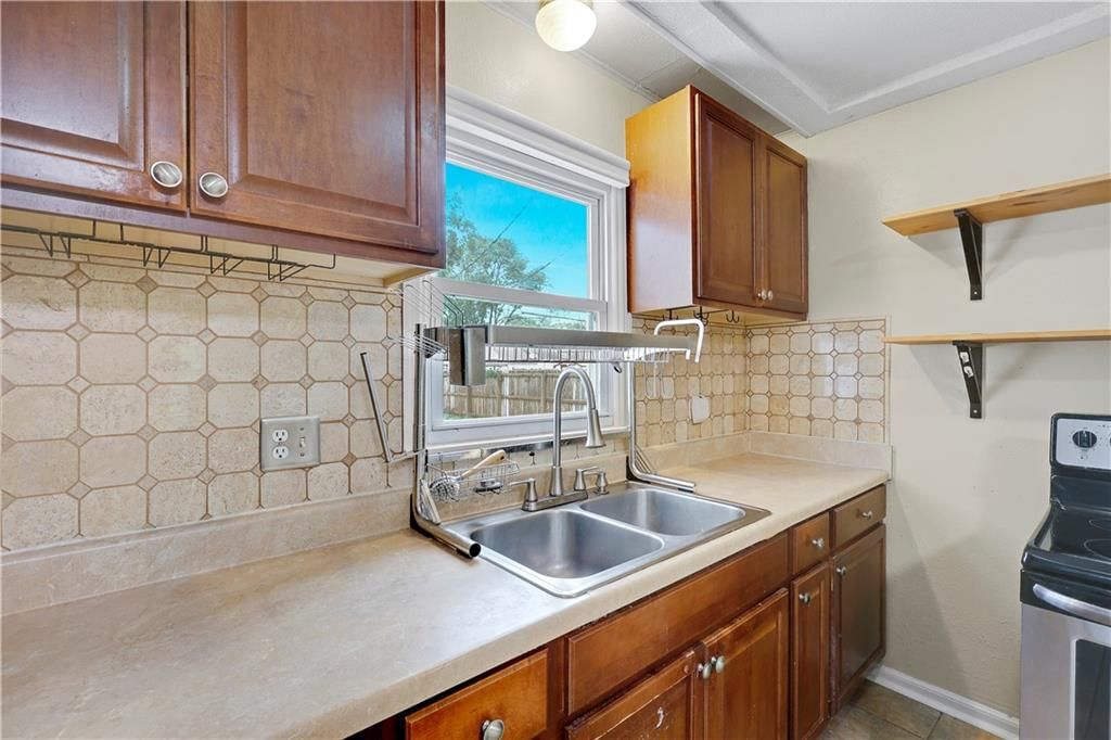 1416 E 22ND Avenue — photo 10