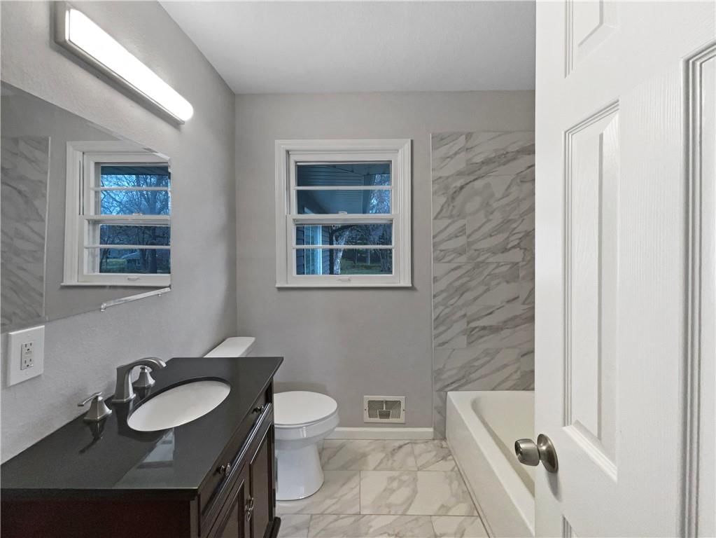 12408 E 48th Terrace — photo 7