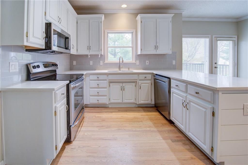2504 SW 10th Street — photo 6