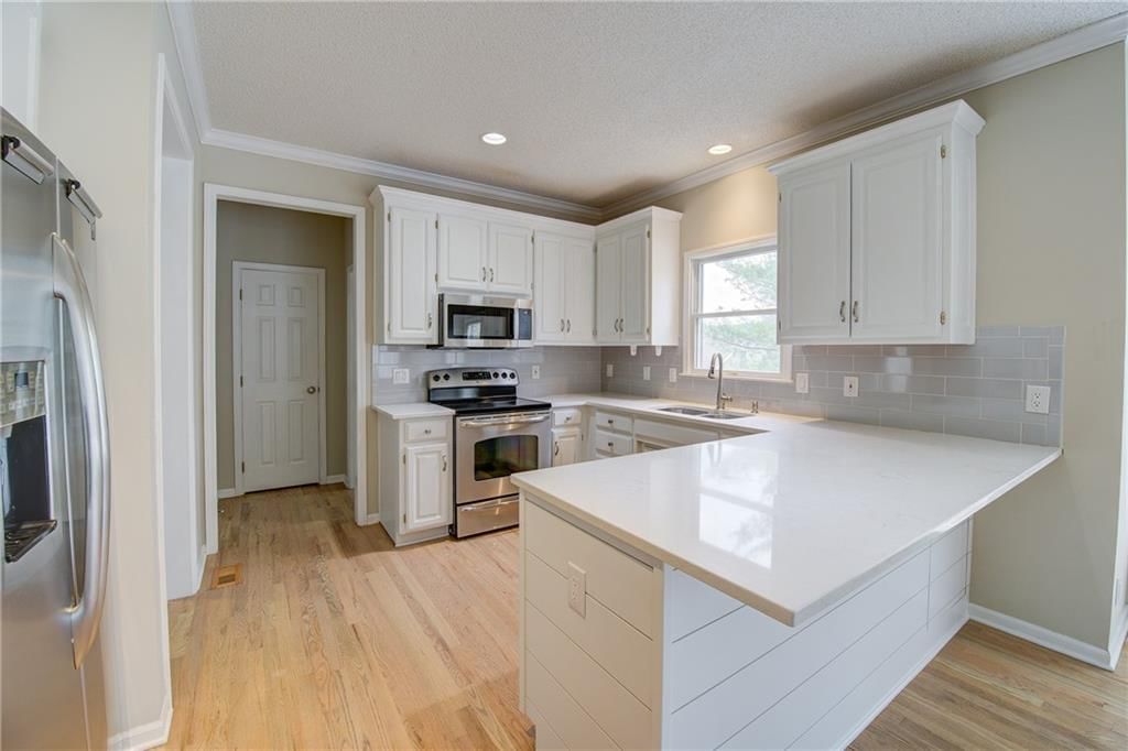 2504 SW 10th Street — photo 7