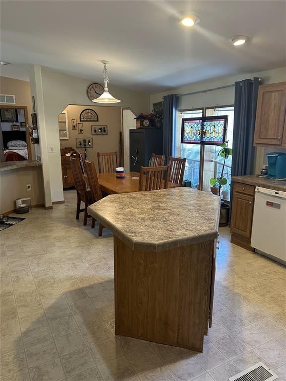 315 E Warren Street — photo 11