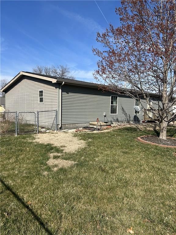 315 E Warren Street — photo 23