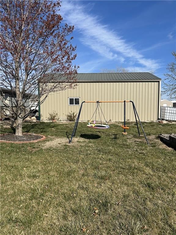 315 E Warren Street — photo 24