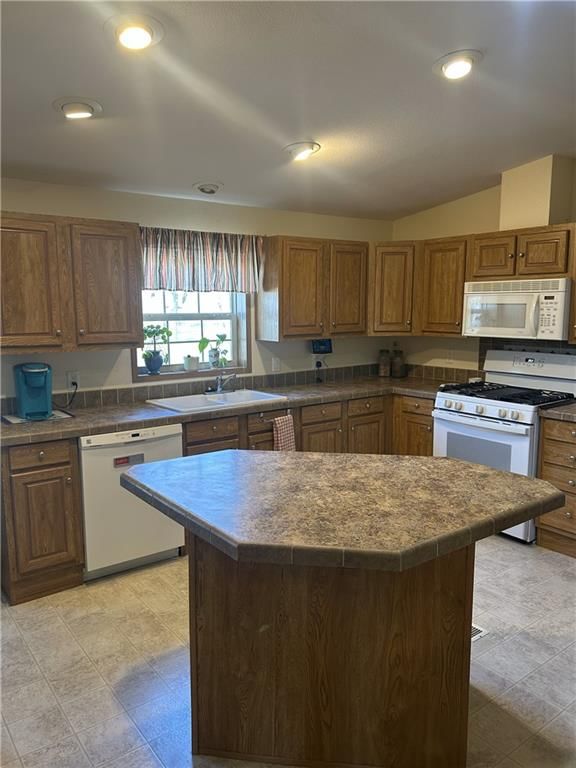 315 E Warren Street — photo 8