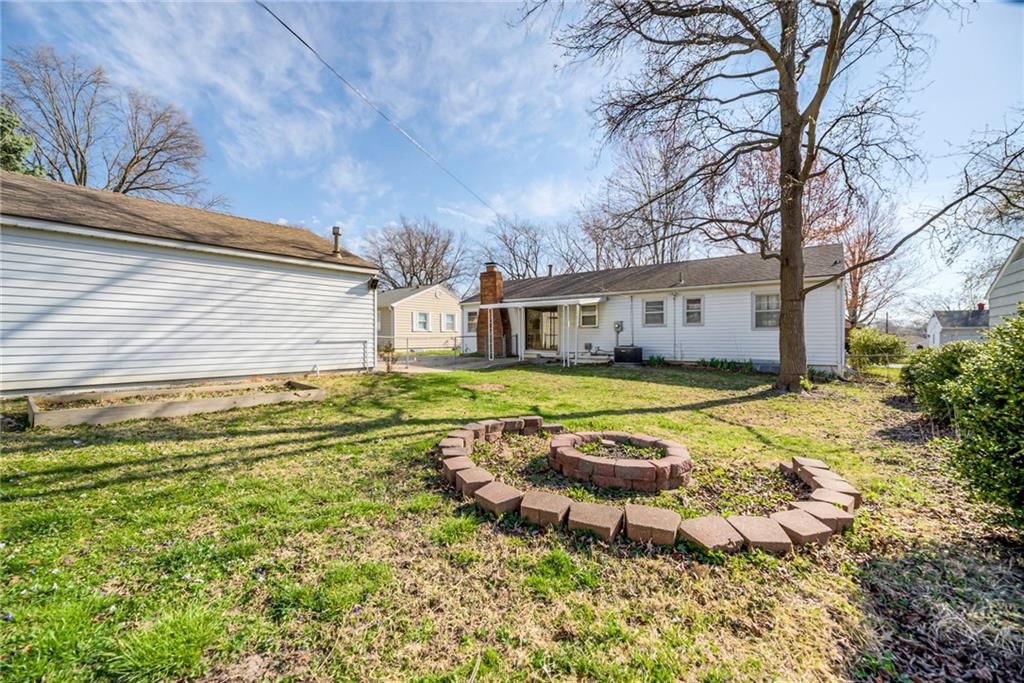 3520 S Main Street — photo 33