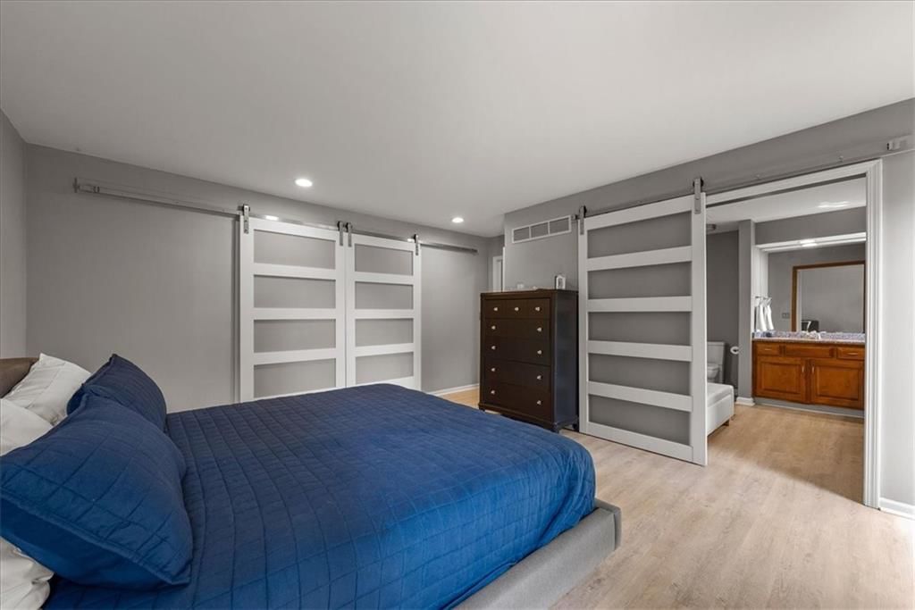 8015 W 113th Street — photo 13