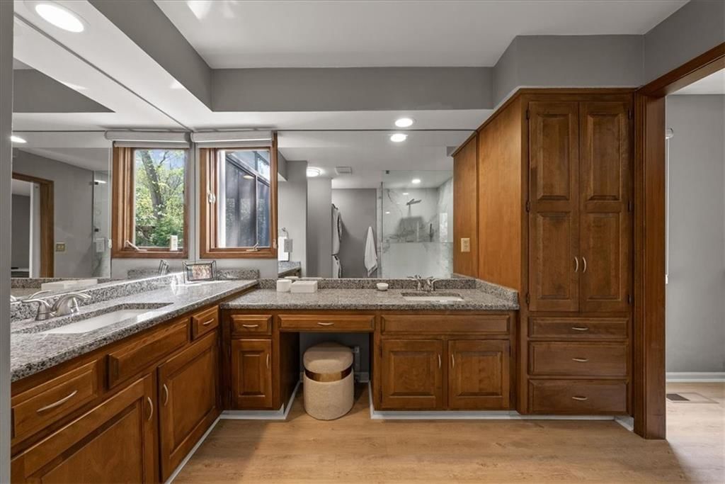 8015 W 113th Street — photo 15