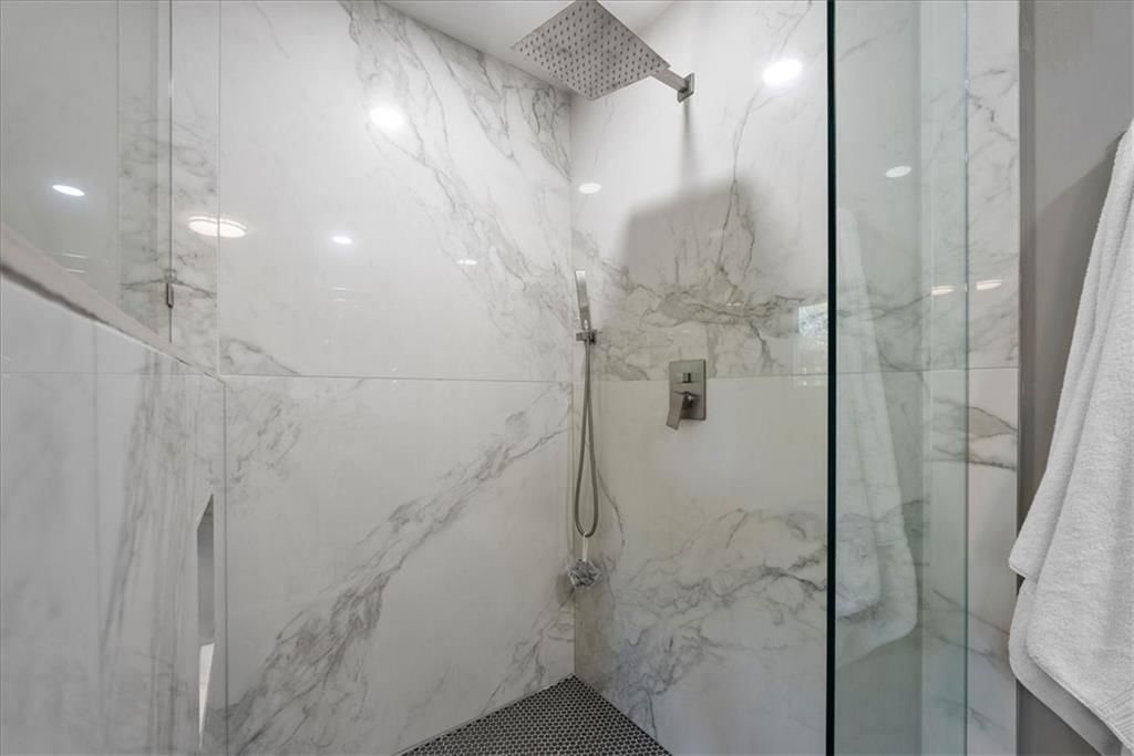 8015 W 113th Street — photo 17