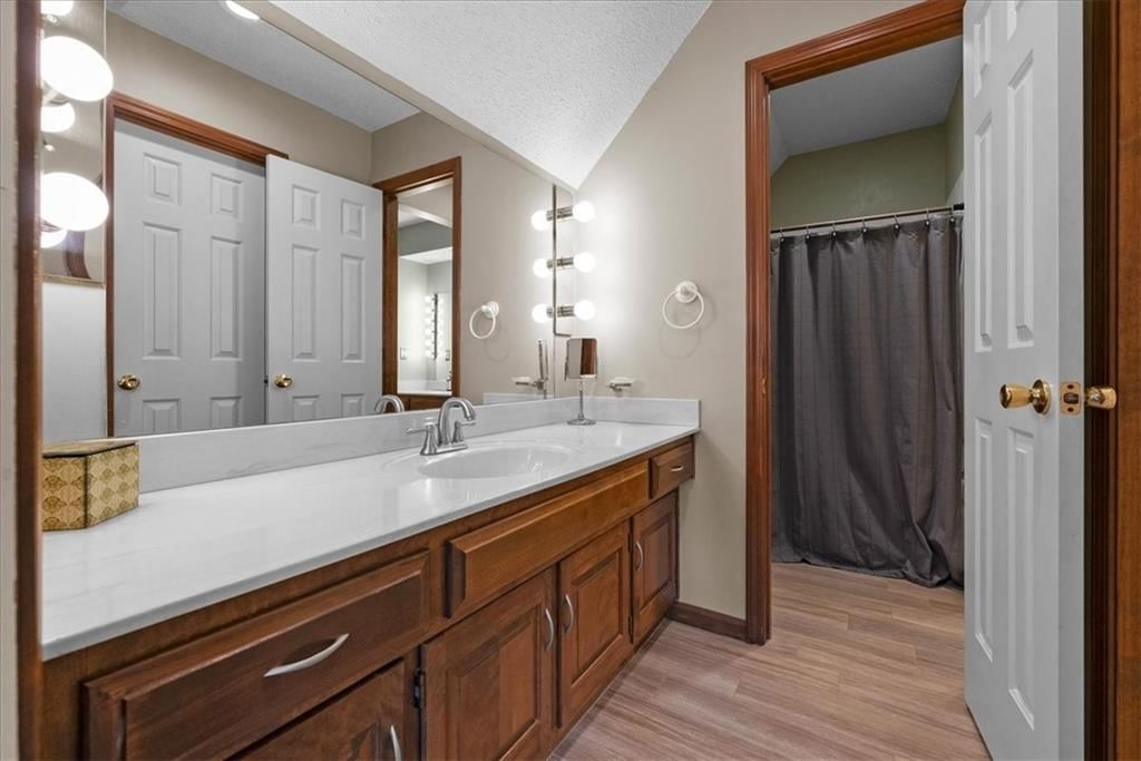 8015 W 113th Street — photo 24