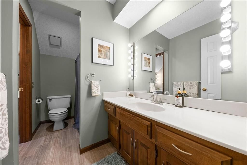 8015 W 113th Street — photo 25