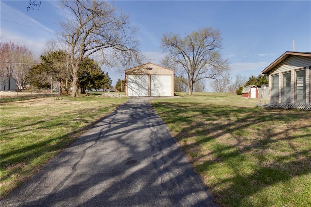 1089 E 1326 Road — photo 42