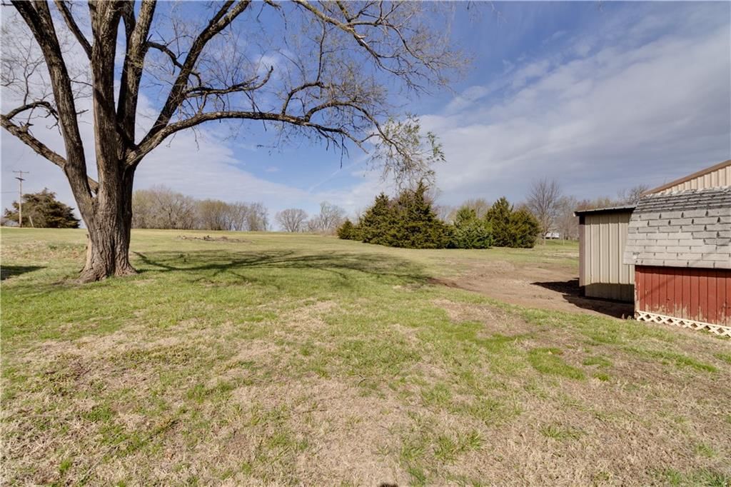 1089 E 1326 Road — photo 46