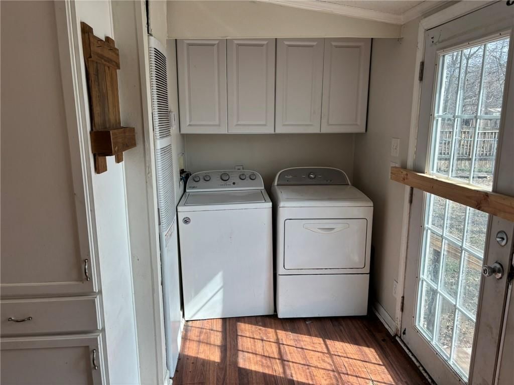 608 E 9th Street — photo 6