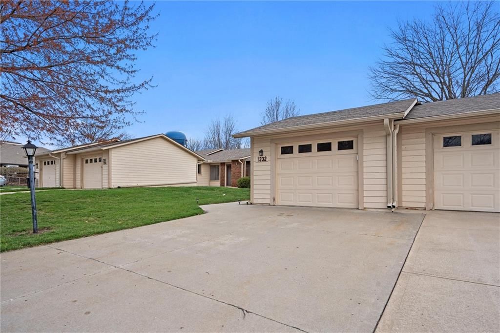 1332 W Jenkins Boulevard — photo 3