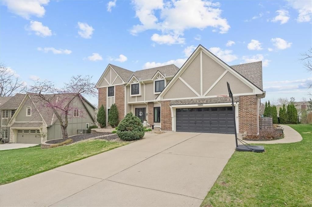 2553 NW Bent Tree Circle — photo 2