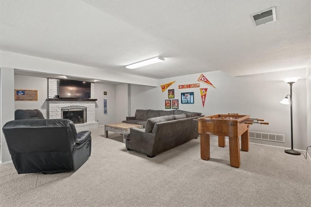 2553 NW Bent Tree Circle — photo 32