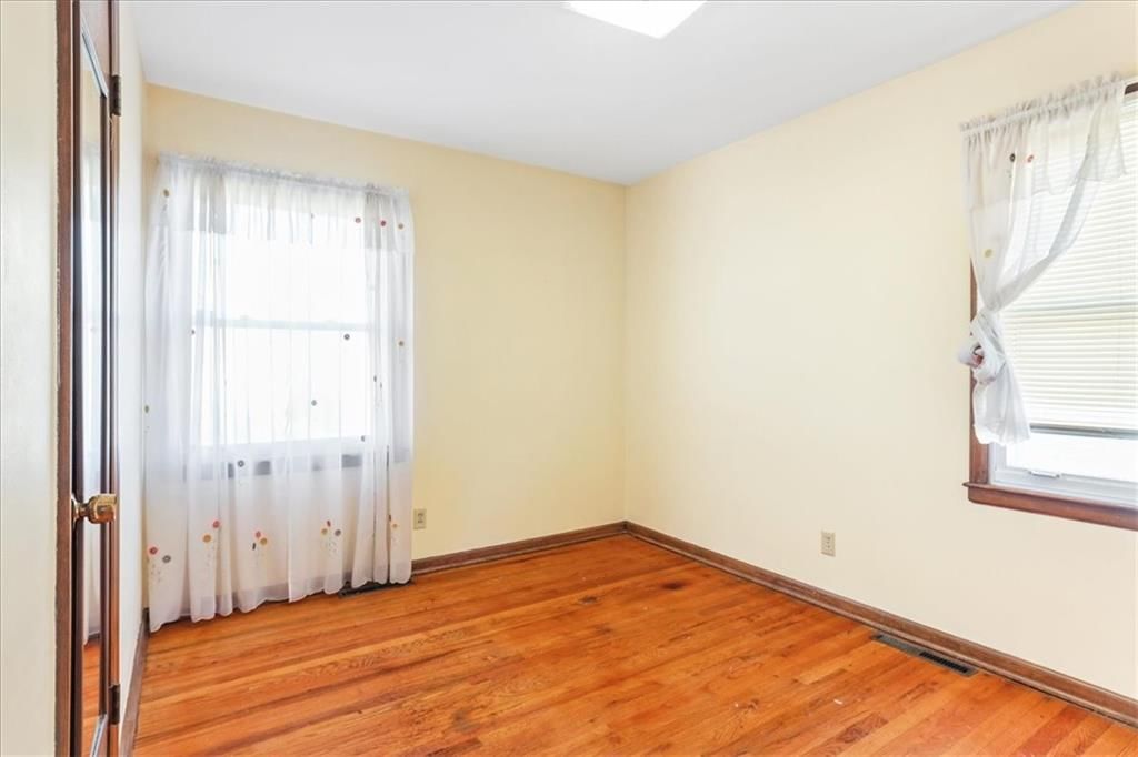 5013 NE 42nd Street — photo 14