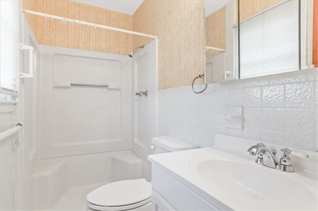 5013 NE 42nd Street — photo 16