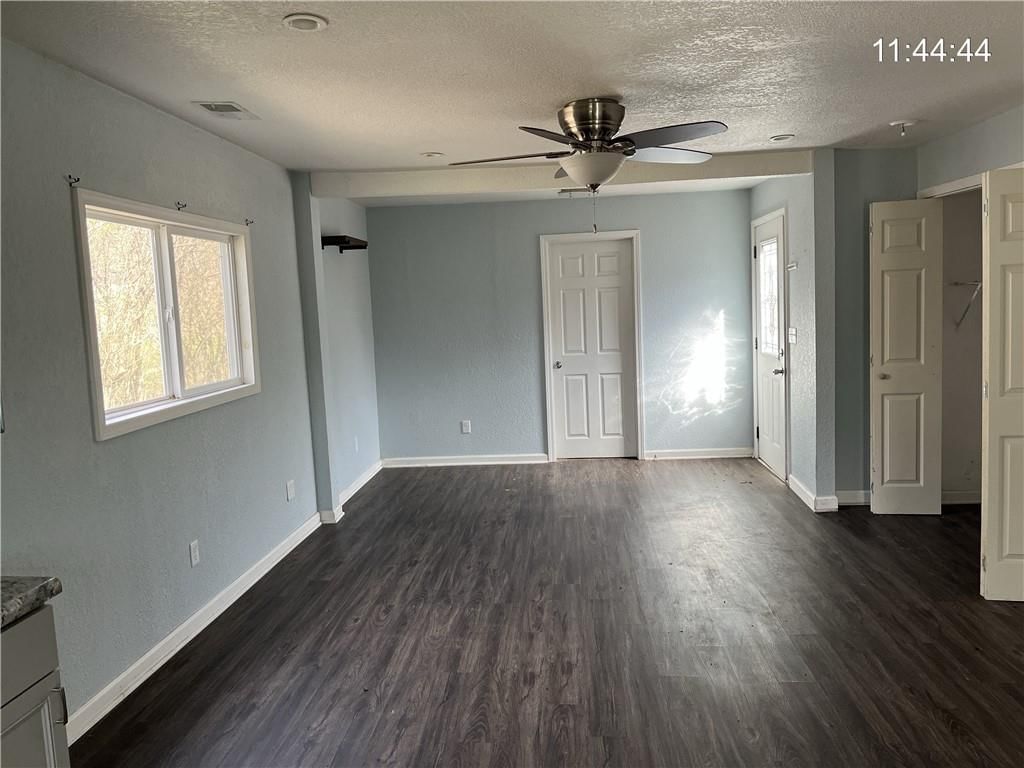 1311 St Louis Avenue — photo 6