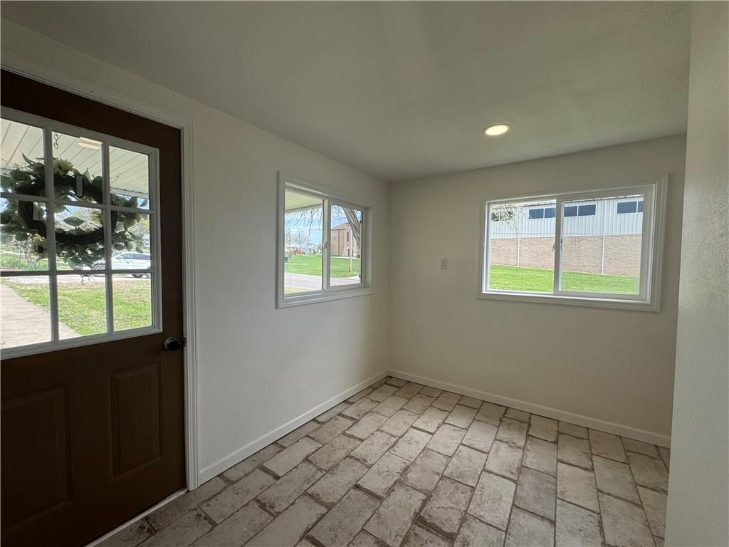 227 E California Avenue — photo 25