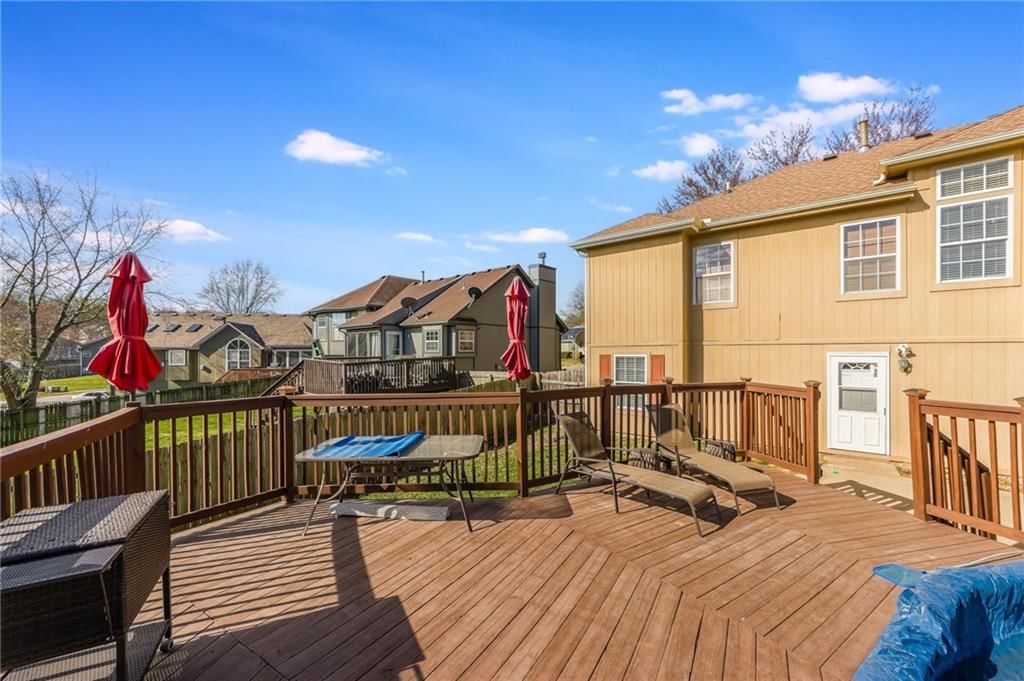 817 MONTANA RIDGE Drive — photo 35