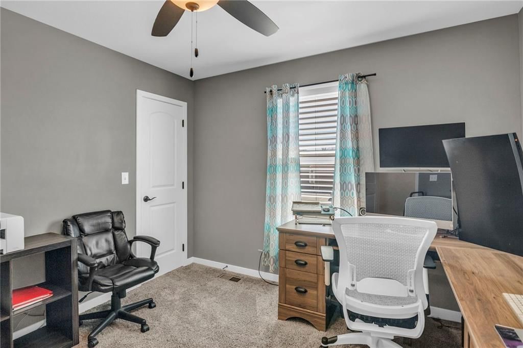900 NW Lindenwood Drive — photo 20