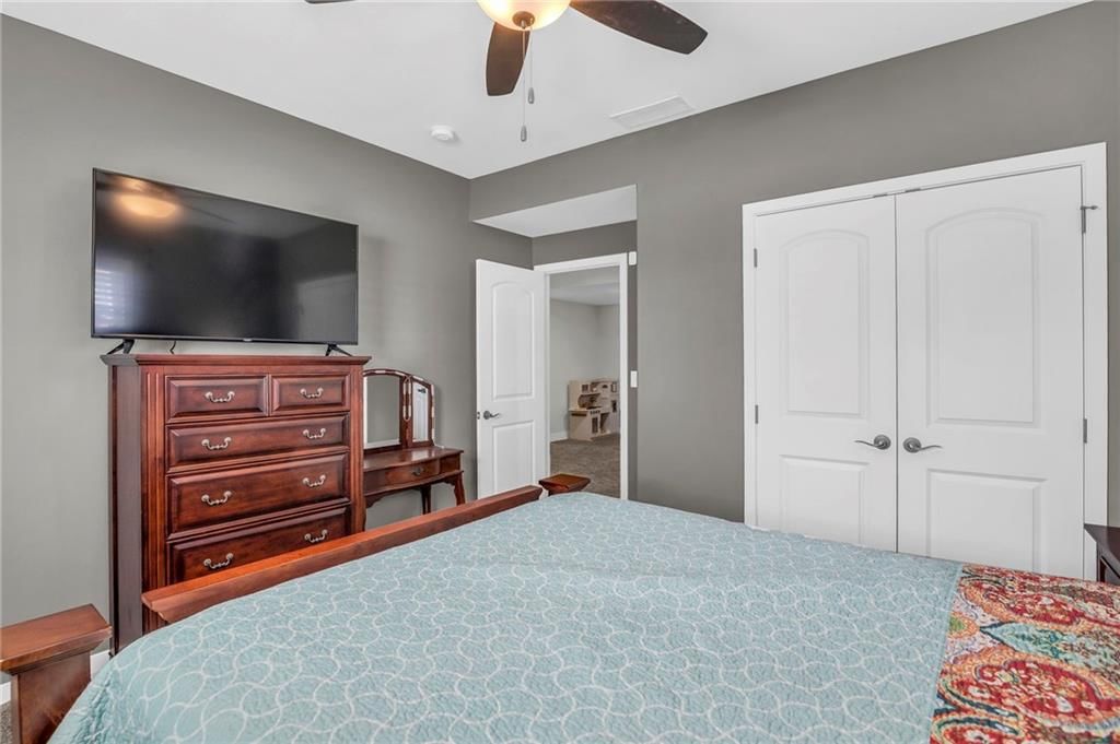 900 NW Lindenwood Drive — photo 24