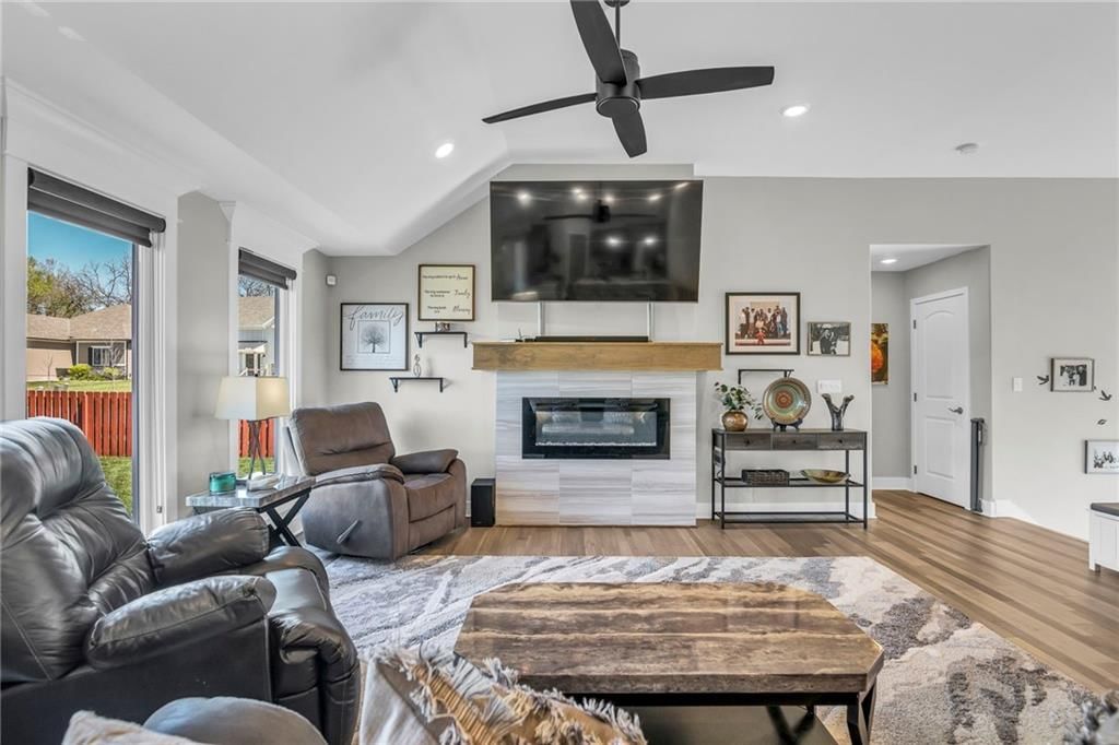 900 NW Lindenwood Drive — photo 10