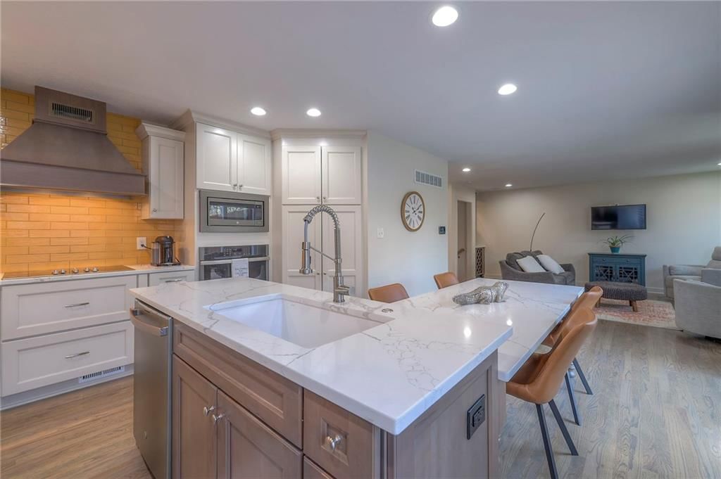 264 NE Edgewater Drive — photo 16