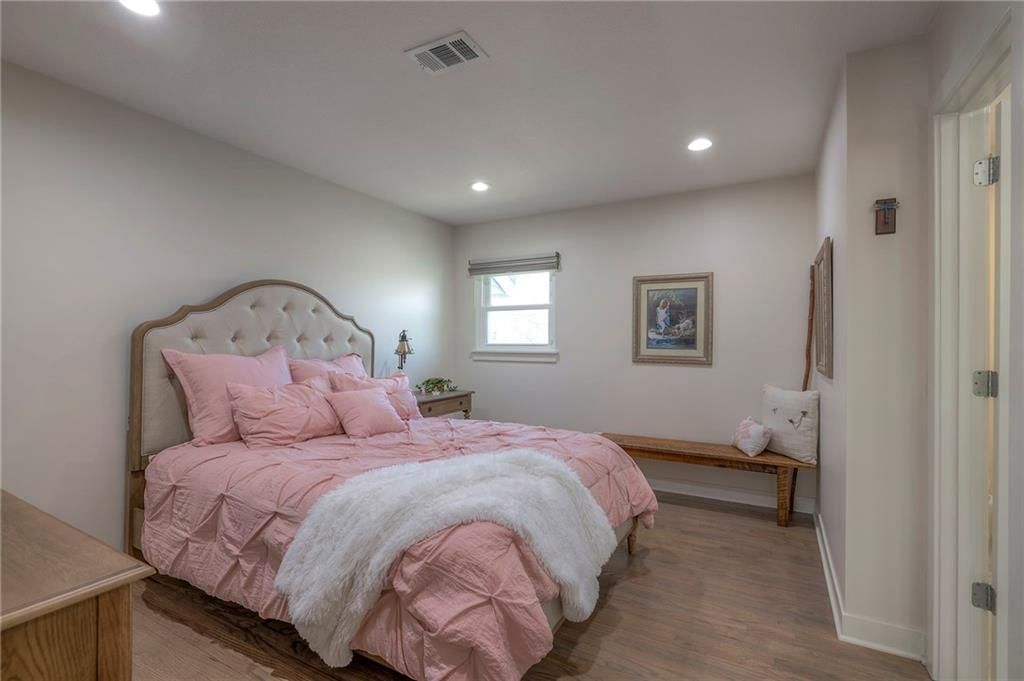 264 NE Edgewater Drive — photo 27