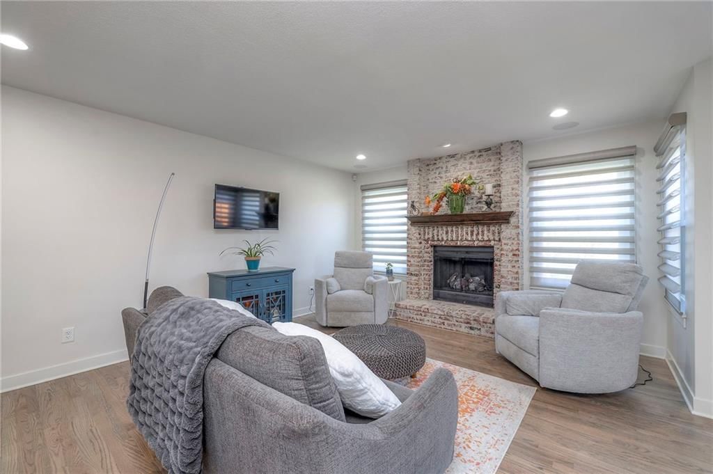 264 NE Edgewater Drive — photo 4